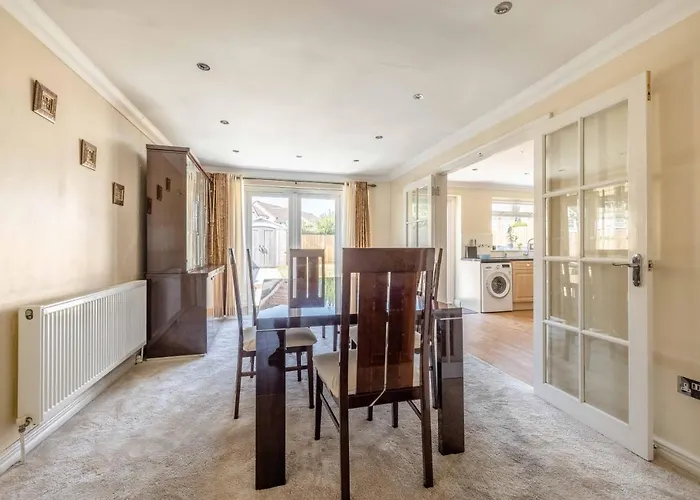 Spacious 3 Bedroom Home - Great For Families!