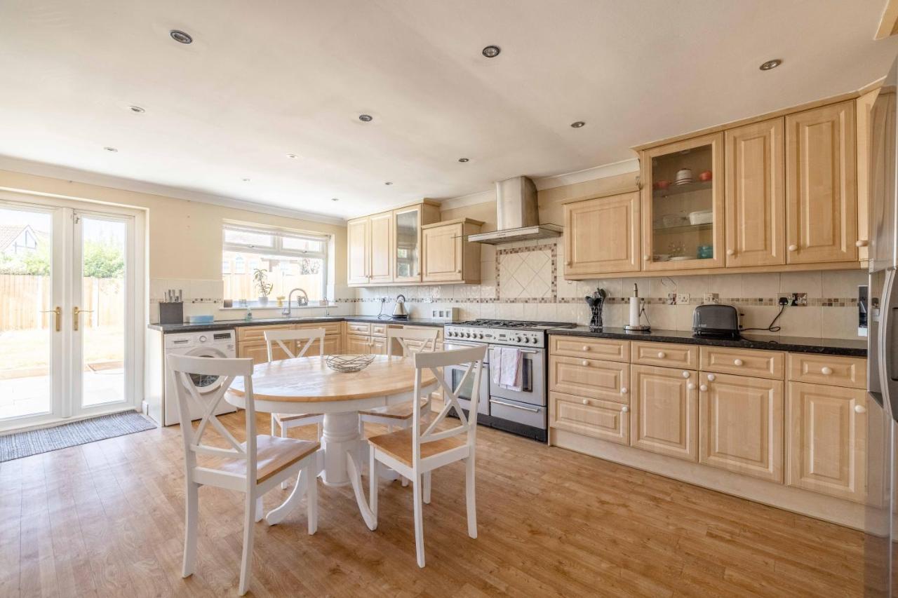 Spacious 3 Bedroom - Great For Families! *