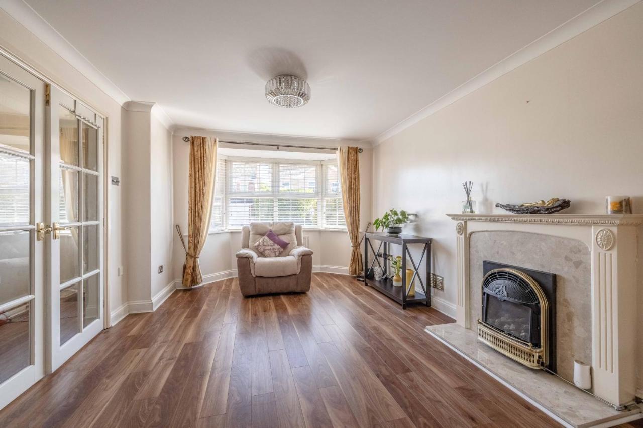 Holiday home Spacious 3 Bedroom - Great For Families! *
