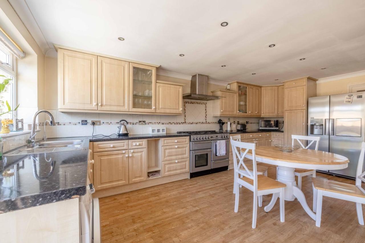Spacious 3 Bedroom - Great For Families!