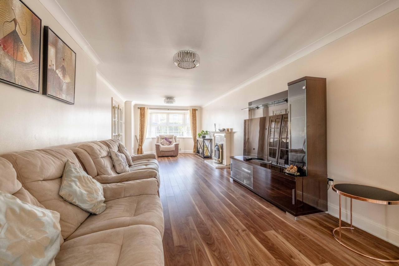 Holiday home Spacious 3 Bedroom - Great For Families! *
