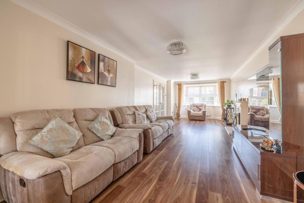 Spacious 3 Bedroom - Great For Families! *